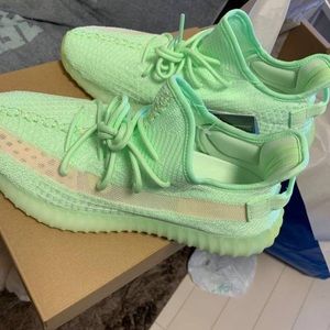 ADIDAS YEEZY BOOST 350V2 GLOW